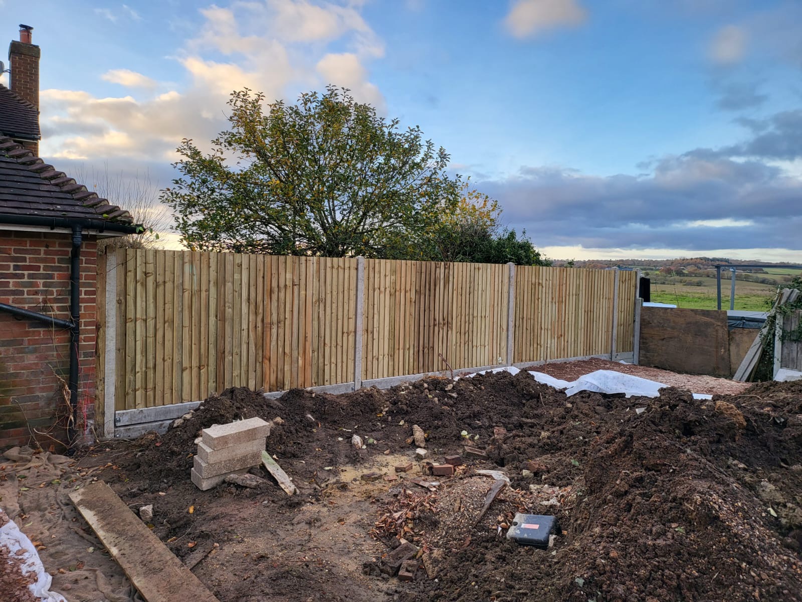 Heavy-duty closeboard pressure-treated timber fencing