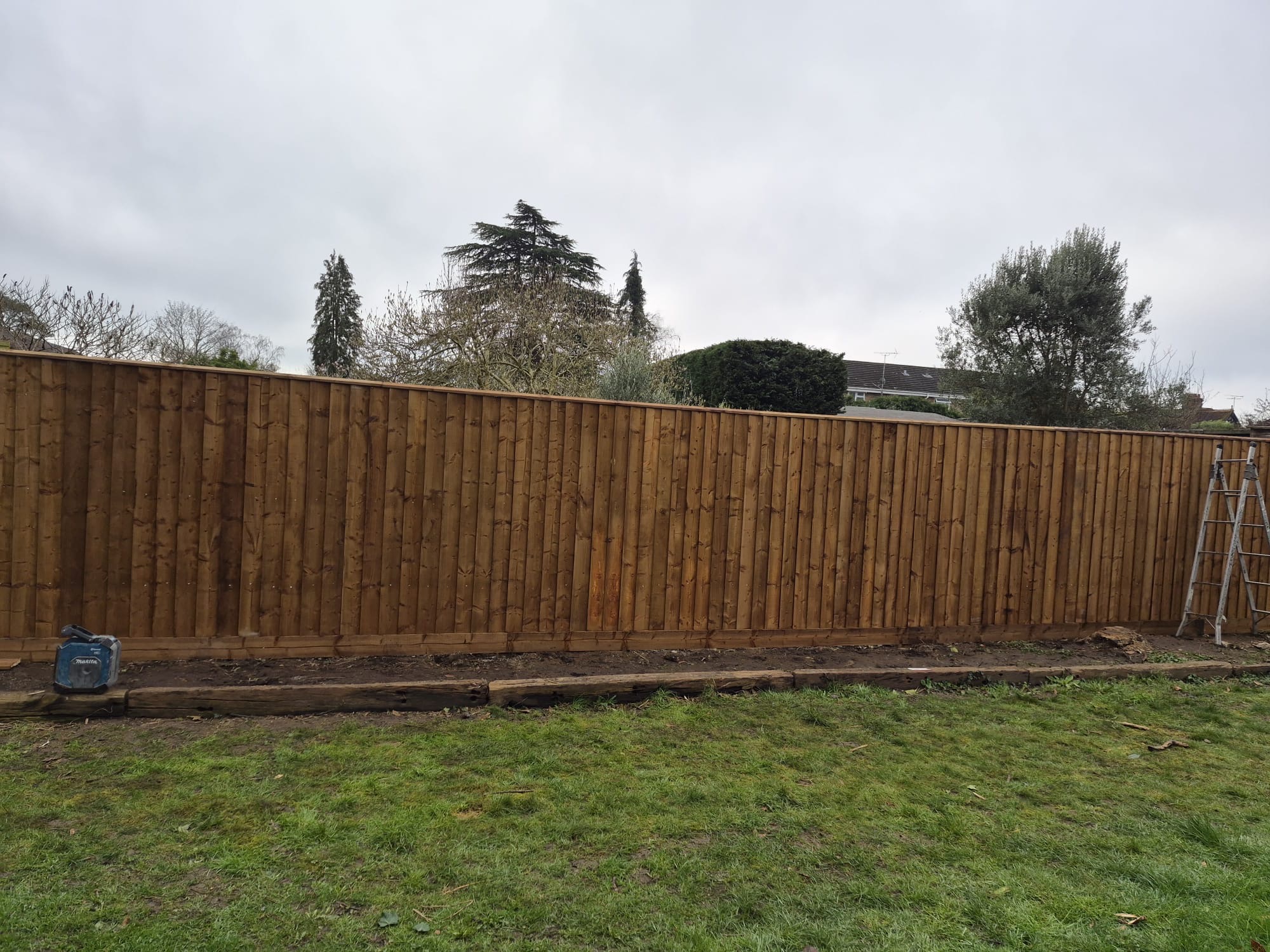 Precision garden perimeter fence build — SJ Landscapes